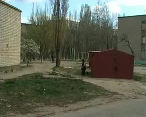 Man fails at jump, wins at not feeling any pain.