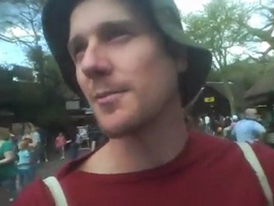 Chris Kendall The Raw Advantage - Raw Vegan in Disney World!