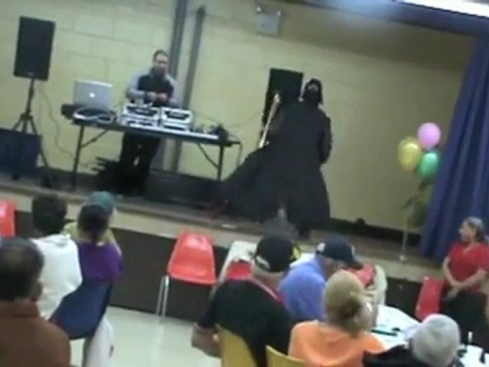 dark vador joue au trombone