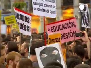 Spanish protest turns into sit-in in Madrid Square