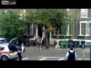 30 Police Officers Are Scared Of 1 Man w/ A Machete In London!