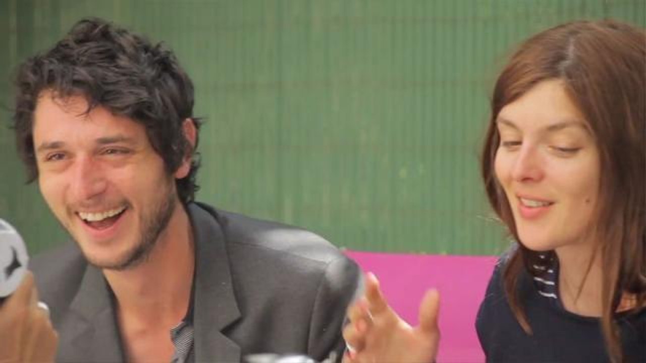 Valérie Donzelli & Jérémie Elkaïm en Interview - Festival de Cannes 2011