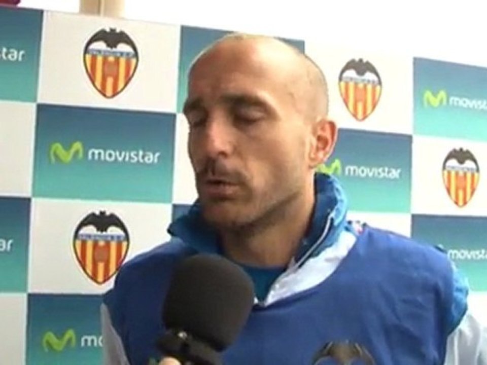 Los jugadores del Valencia arropan a Emery