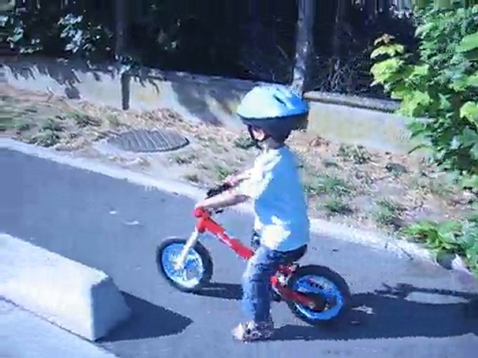 Quentinou et son vélo sans pédale