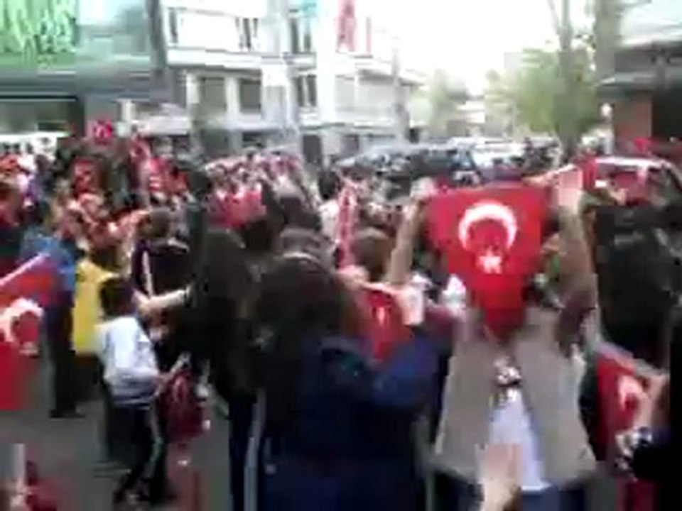 Besiktas 19 Mayıs Yuruyusu3 2011