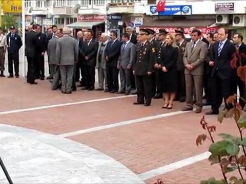 19 Mayıs Çelenk Koyma