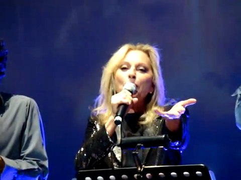 VERONIQUE SANSON 2011 PARIS GRAND REX RIEN QUE DE L'EAU (partie 2) LIVE