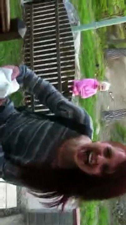 Sara överaskar Hanna