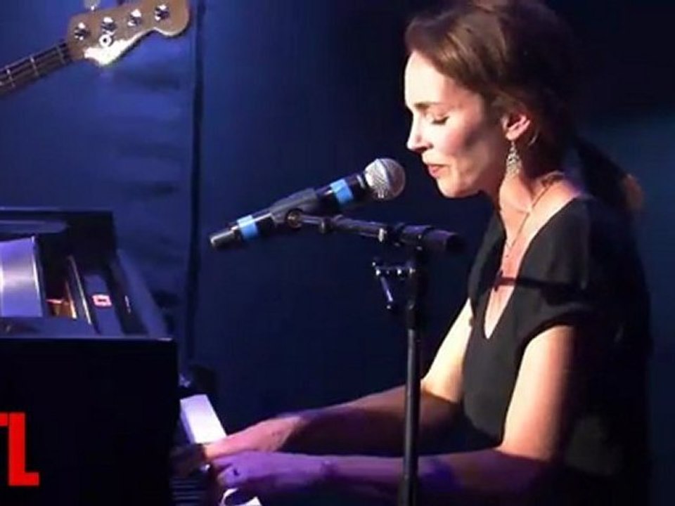 Claire Keim : çà dépend en live dans le Grand Studio RTL  présenté par Eric Jean Jean