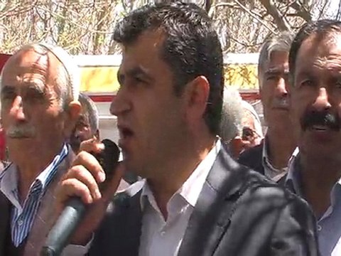 Yüksekova'da sivil cuma namazı