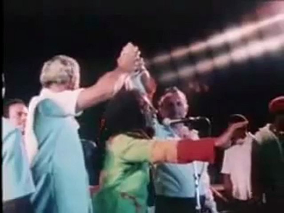 Bob_Marley_Jammin One Love Brings along the politicians on stage