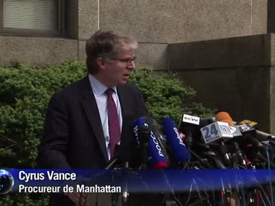 Strauss-Kahn sort de prison sous caution, formellement inculpé