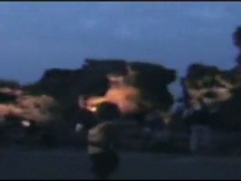 La poetesse Nathy ebriet se fiancie à la grotte de Biarritz