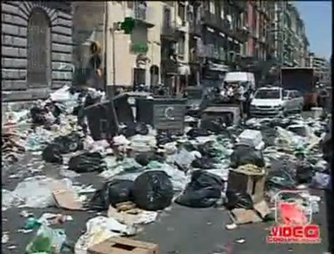 Napoli - Rifiuti, la camorra dietro le proteste