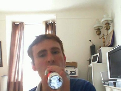 Wiwi égratigne fais moi la tendresse