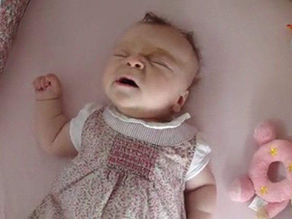 21-05-2011 dans son lit après le bain