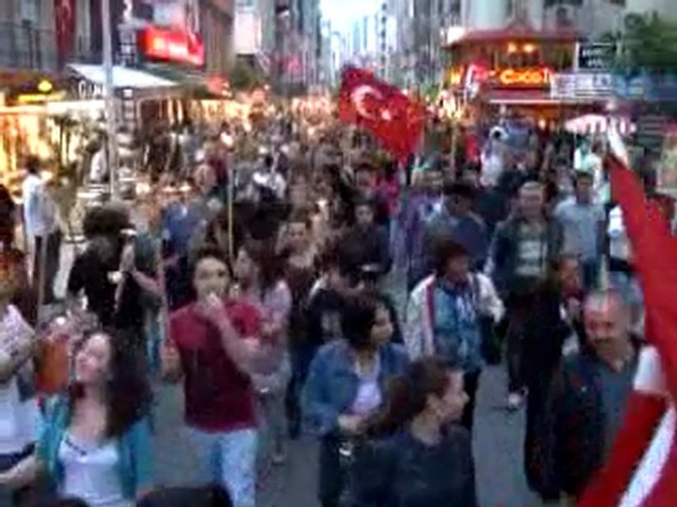 Binlerce Cumhuriyet Güçbirliği Gönüllüsü Karanlığı Yardı!