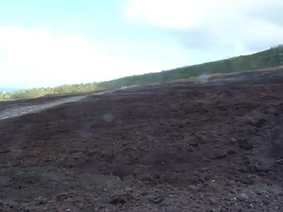 Coulée de lave du Piton de la Fournaise en 2004 (2)