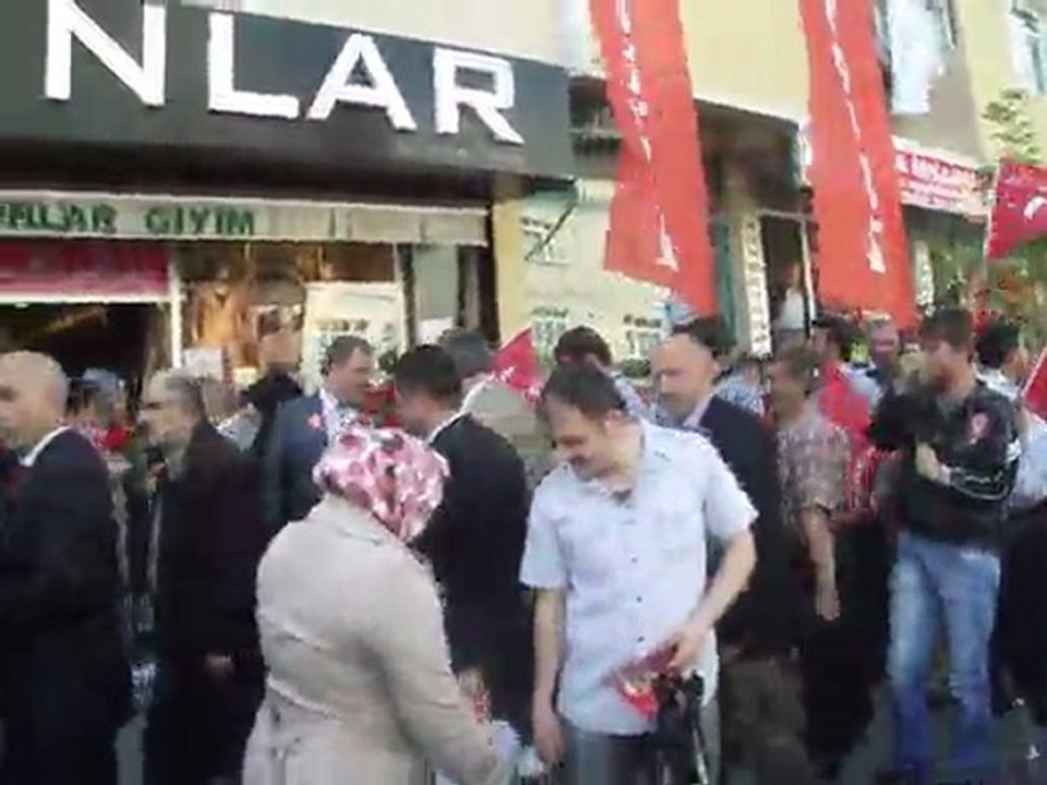Sultangazi de Saadet partisin den Sevgi Yürüyüşü