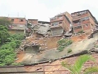 Situación de derrumbes en La Fénix