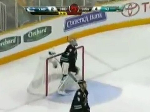 Sharks Cut Canucks Series Lead To 2-1