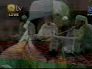 A PAKISTANI QARI RECITING IN VARIOUS WAYS