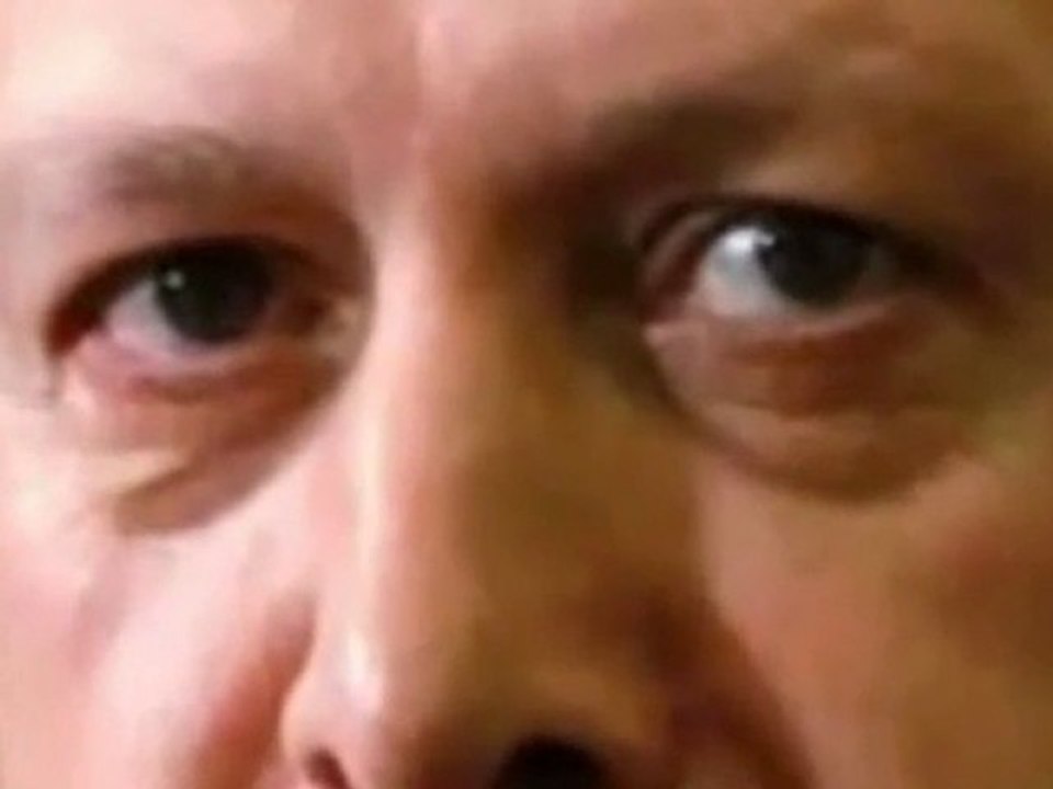 Tayyip Erdogan kendi sesinden Beraber yürüdük biz bu yollarda şarkısı