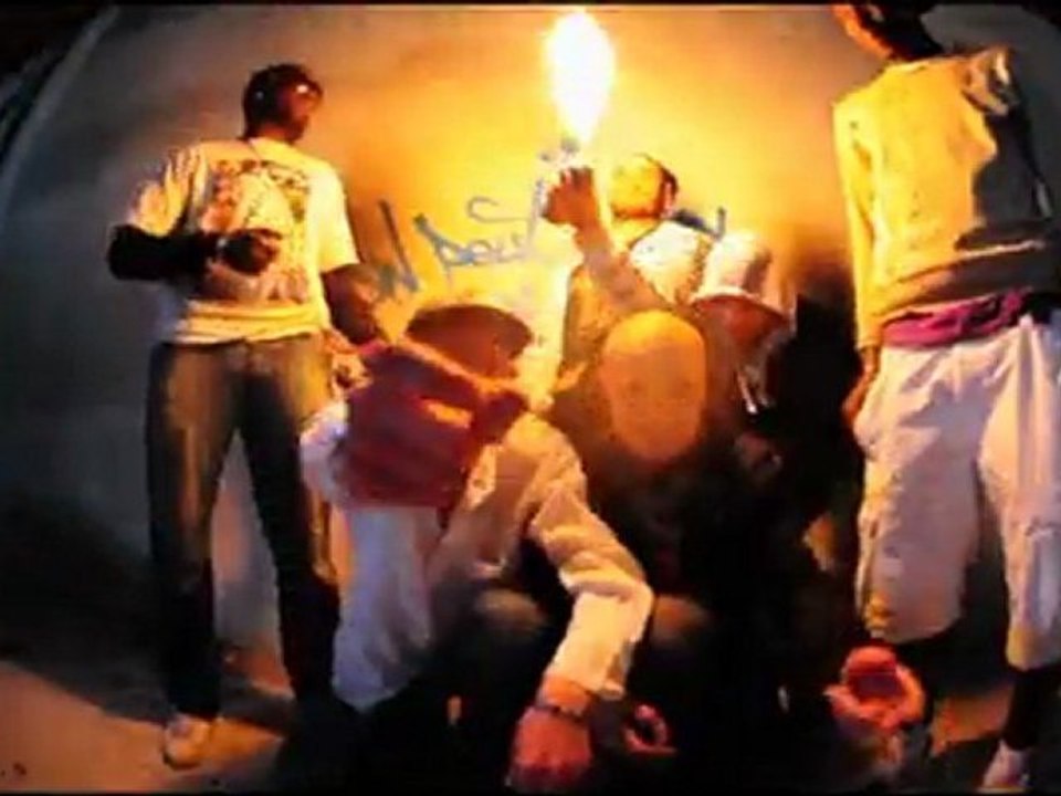 Clip   "16 & rou"    feat    "les nomades"     LA FOLIE DES GRANDEURS      (  zk le nomade  /  rou le rou  /  martyr scor16  /  coma )