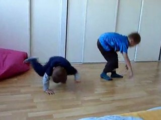 Suite de la dans de Ethan et Nolan