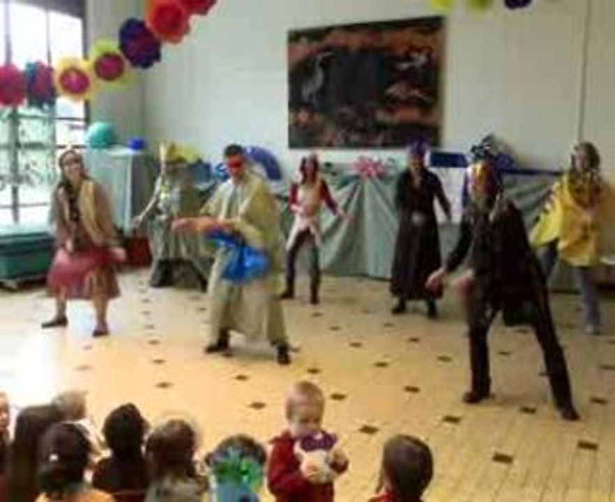 Les animateurs y vont danser!