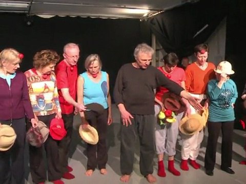Arabic-Web-German pensioners take to clowning around