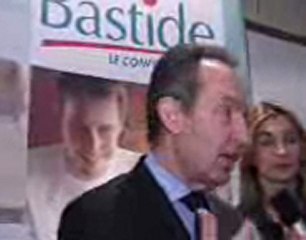 Mr BASTIDE " Le Confort Médical " interviewé par Erick Gambrelle , au Congrès de la Cancerologie Nîmes 2005
