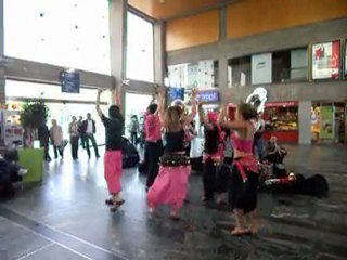 fanfaronnades de Trentemoult 2011 - Rabbi en gare de Nantes