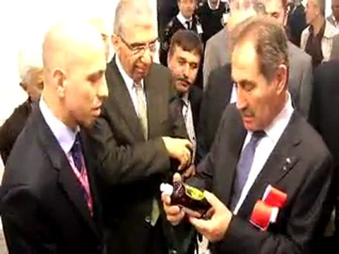 Kültür ve Turizm Bakanı Ertuğrul Günay Green Spot Standınına Uğradı