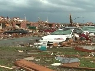 Deadly tornado sweeps through Missouri
