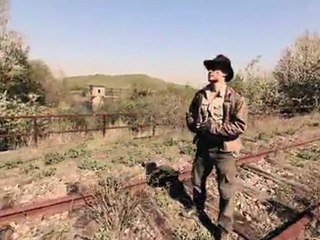 Enerve pas  l'aventurier sinon bagarre assurée !