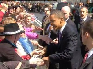 Obama visits ancestral home