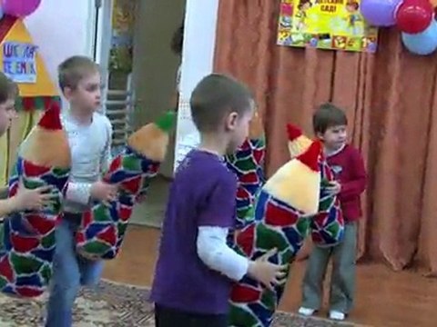 Танец с карандашами на выпуском в детском саду на фонвизина