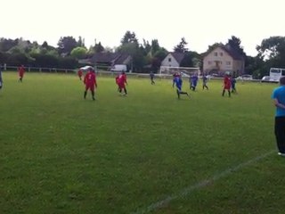 Tacle de Bruno suivi d'un carton jaune