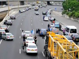 holocaust-remembrance-day-sirene-autoroute