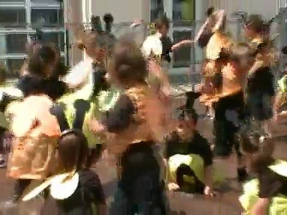 Kermesse2011_Florine.avi