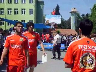 YALOVA LİSESİNDE KARİZMA BASKET ŞOV