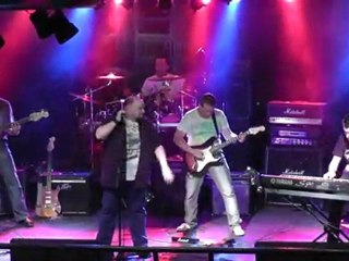 DELUXE - "Powiesz" live Graffiti Lublin 20.05.2011