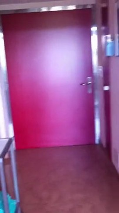 Visite de la chambre...