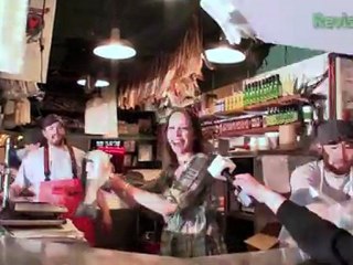 Cali Kisses a Fish! - GeekBeat.TV