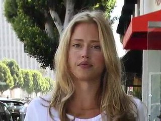 Estella Warren arrêtée