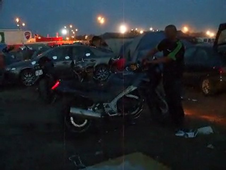 rupture gsxf GP le mans 2011 au camp bleu