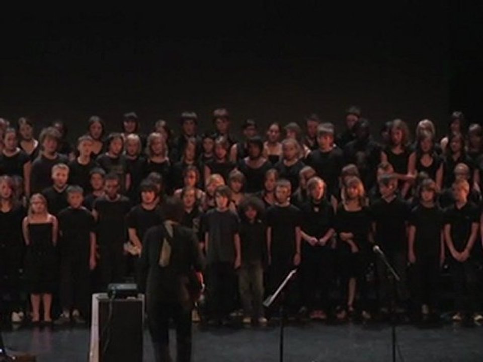 Clarika "Bien mérité" - Par la chorale Pierre Reverdy, dirigée par Marc Leroy (ZEL)