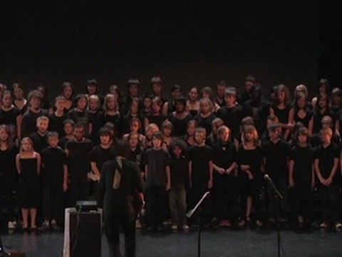 Clarika Bien mérité - Par la chorale Pierre Reverdy, dirigée par Marc Leroy (ZEL)