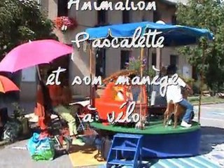 Pascalette et son manège à vélo au festival "L'Echo des mots" à Pont-du-Fossé